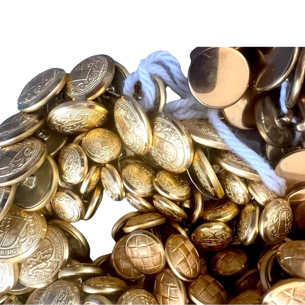Lot of Vintage Gold Tone Buttons - Picture 4 of 9